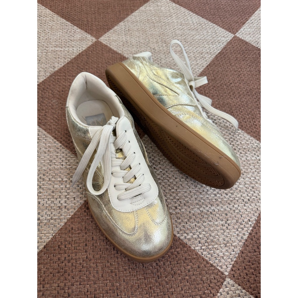 DV Dolce Vita Voyage Metallic Gold Sneakers Womens Size 8 Low Top Gum Sole